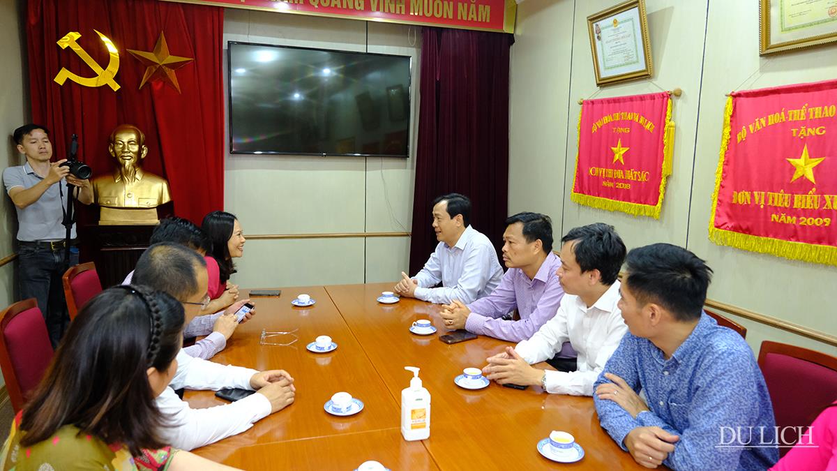 Đoàn Đảng ủy Tổng cục Du lịch làm việc với Ban Quản lý Khu di tích Chủ tịch Hồ Chí Minh tại Phủ Chủ tịch